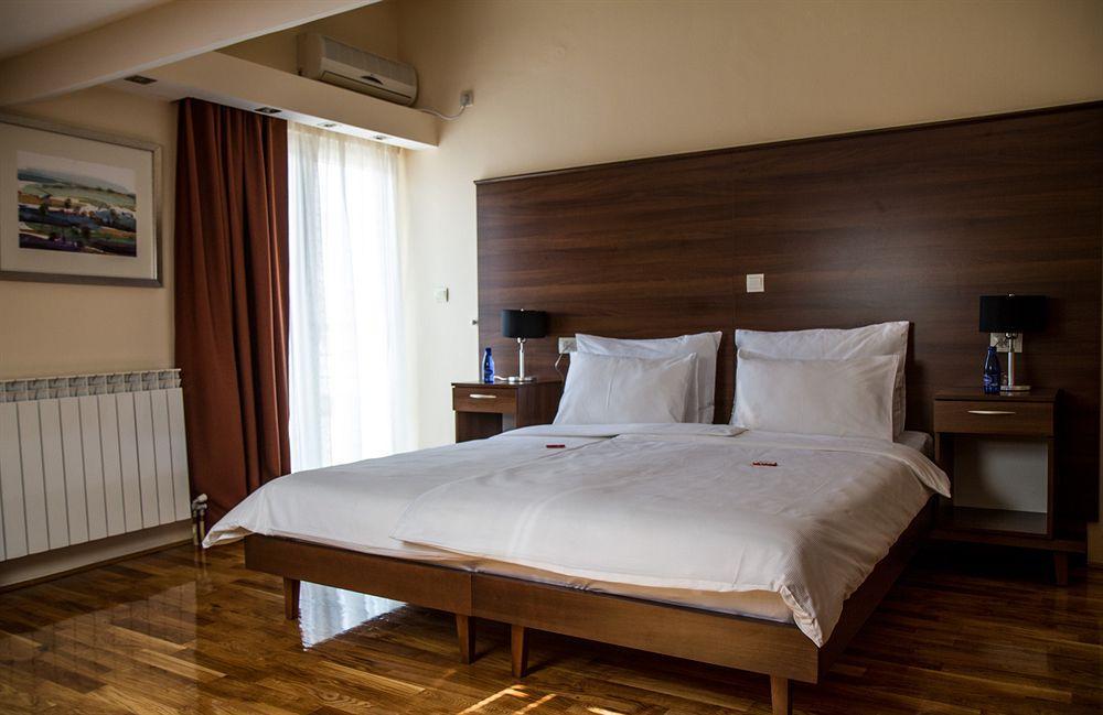 Hotel M Podgorica Exterior photo