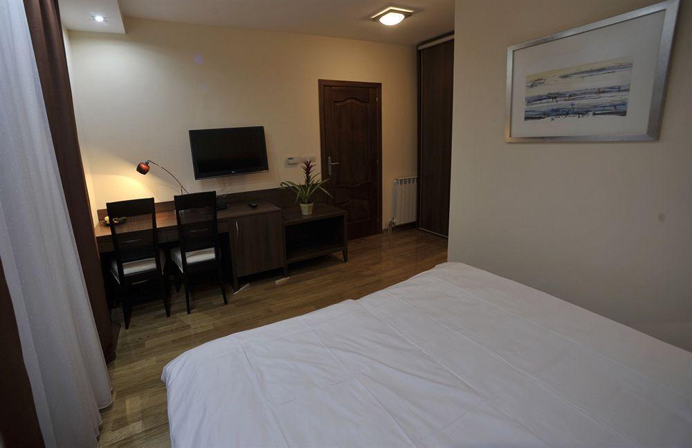 Hotel M Podgorica Exterior photo