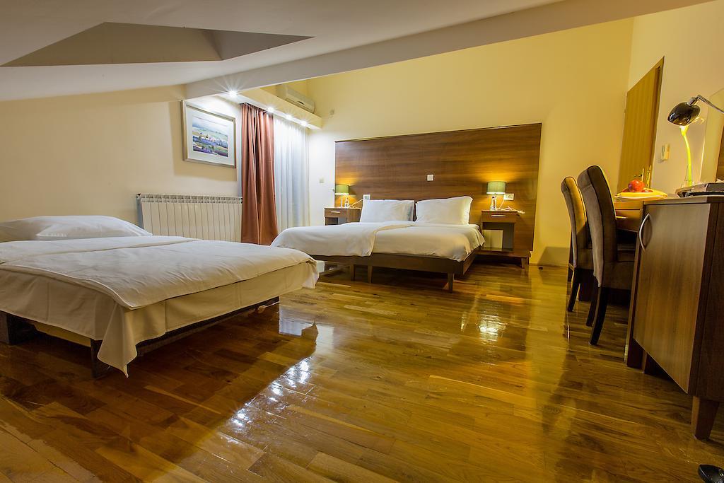 Hotel M Podgorica Room photo