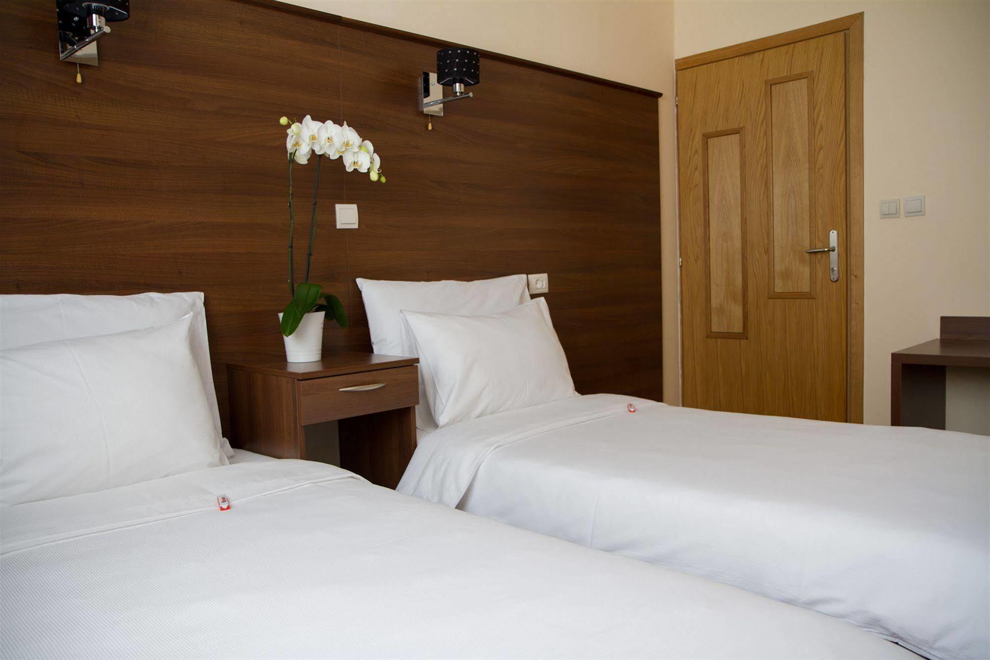Hotel M Podgorica Exterior photo